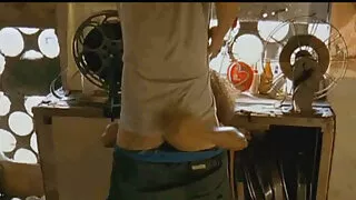 Trashy ébène putain hd porno gratuit donne pipe et chevauche une grosse bite blanche