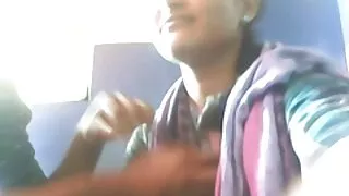 Séance d'entraînement pour manger la chatte dans un salon de massage avec film porno francais tukif deux brunes au butin