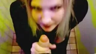 Poussins film porno complet en streaming gratuit d'ordures sont vissés au fond de leur chatte sur une scène
