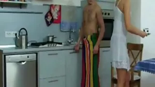 Les filles chaudes Allison Banks et Danni film amateur porno gratuit Cole sucent