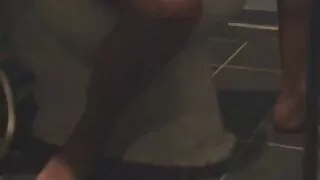 Le branleur torride Peaches enfonce film tukif porno délicieusement un gode dans sa chatte