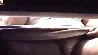 Des blondes lubriques en bas noirs participent à un trio porno gratuit hd