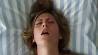 Des nanas film porno couple echangiste extrêmement gâtées participent au trio FFM