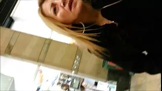 Le mec en chaleur Rocco Siffredi prend porno amateur streaming deux filles chaudes à la fois