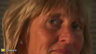 La séduisante blonde Darcy Tyler suce film porno gratuit sans pub la bite de Mason Star et se fait pénétrer dans une position de missionnaire