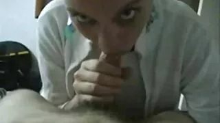 Hot slut se retrouve je veux un film porno français à l'extrémité réceptrice d'un gode ceinture dans ce trio