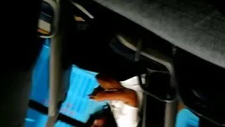 Une nana hispanique magnifiquement pornographie x chaude démontre fièrement ses talents de pipe
